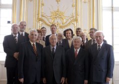 Reunión del CMRE, año 2004, en Versalles